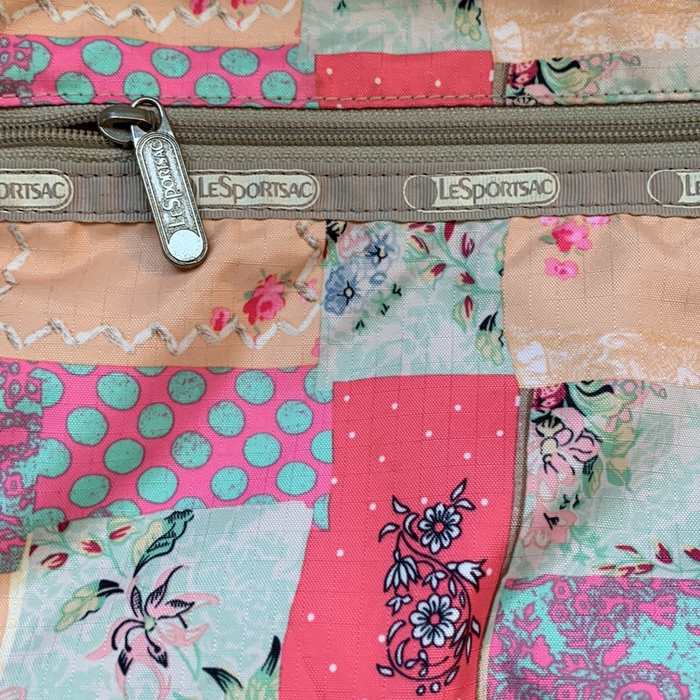 π Classic Le Sportsac crossbody bag + handy pouch - Picture 3 of 5